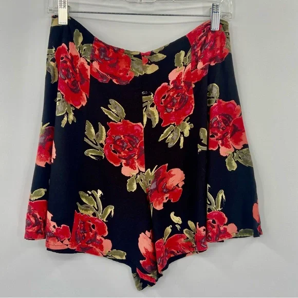 UO Kimchi Blue High Waist Floral Rose Print Shorts 12 - Picture 2 of 5